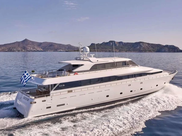 Ein Technomarine LET IT BE mieten in Piräus