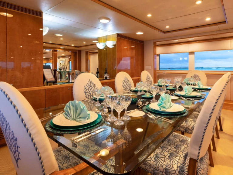 NQEA Yachts Jack Hargrave design RENA mieten Newport