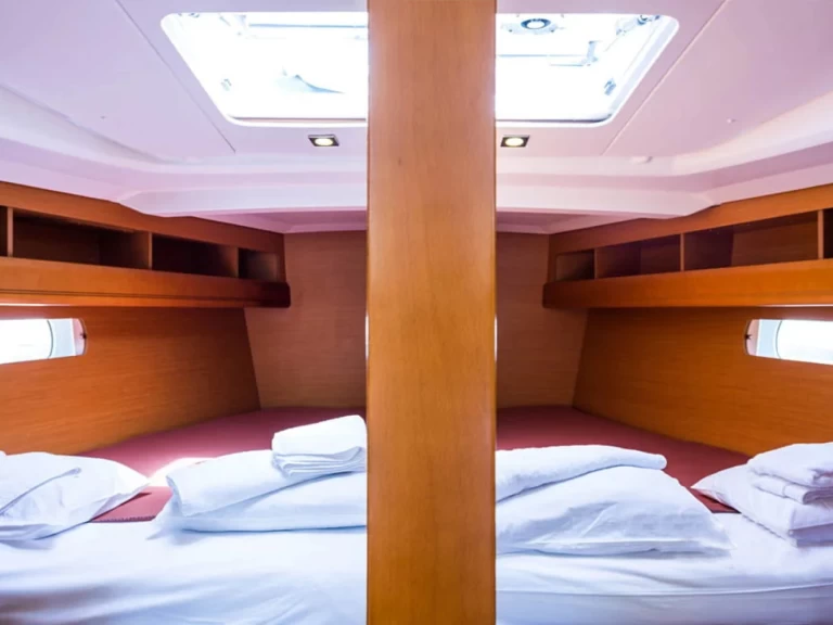 Boot mieten Nikiána günstig Sun Odyssey 469