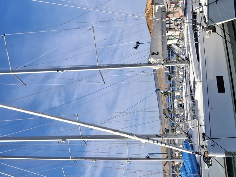 YachtCharter in Tropea - Bénéteau Oceanis 46.1 "All of you" auf SamBoat