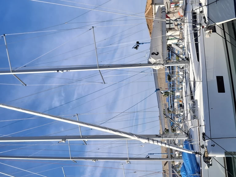 YachtCharter in Tropea - Bénéteau Oceanis 46.1 "All of you" auf SamBoat