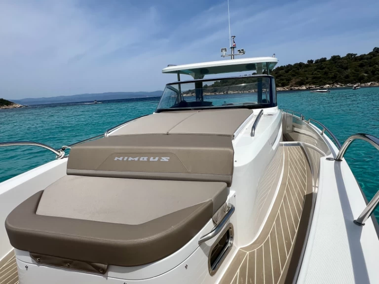 Ein Nimbus T11 mieten in Níkiti