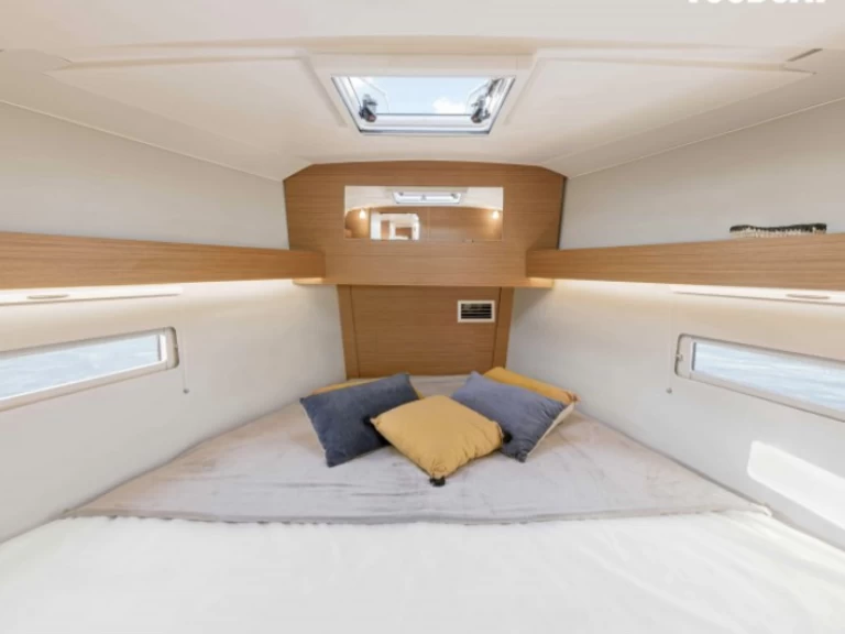 Ein Dufour Dufour 390 Grand Large mieten in Port-Camargue