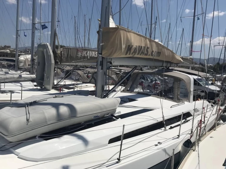 Boot mieten Nikiána günstig Oceanis 51.1