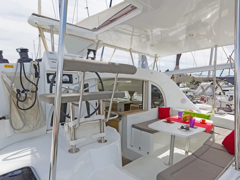 YachtCharter in Lavrion - Lagoon Lagoon 380 S2 auf SamBoat