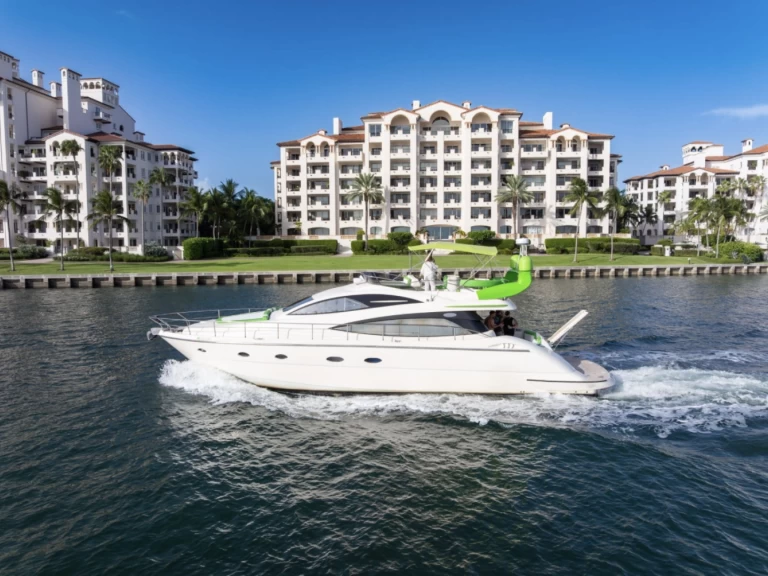 Ein Aicon Aicon 62 SL mieten in Miami