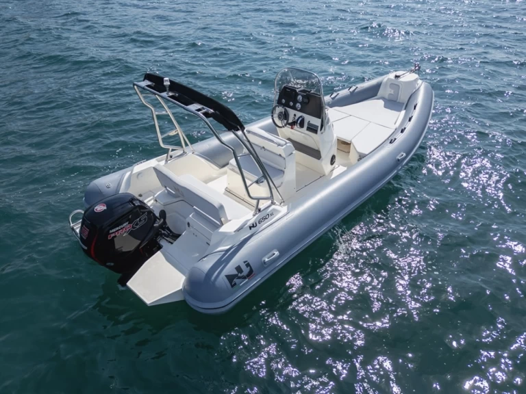 Ein Nuova Jolly NJ 650 mieten in Propriano