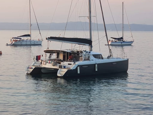 Ein Fountaine Pajot Orana 44 mieten in Toulon
