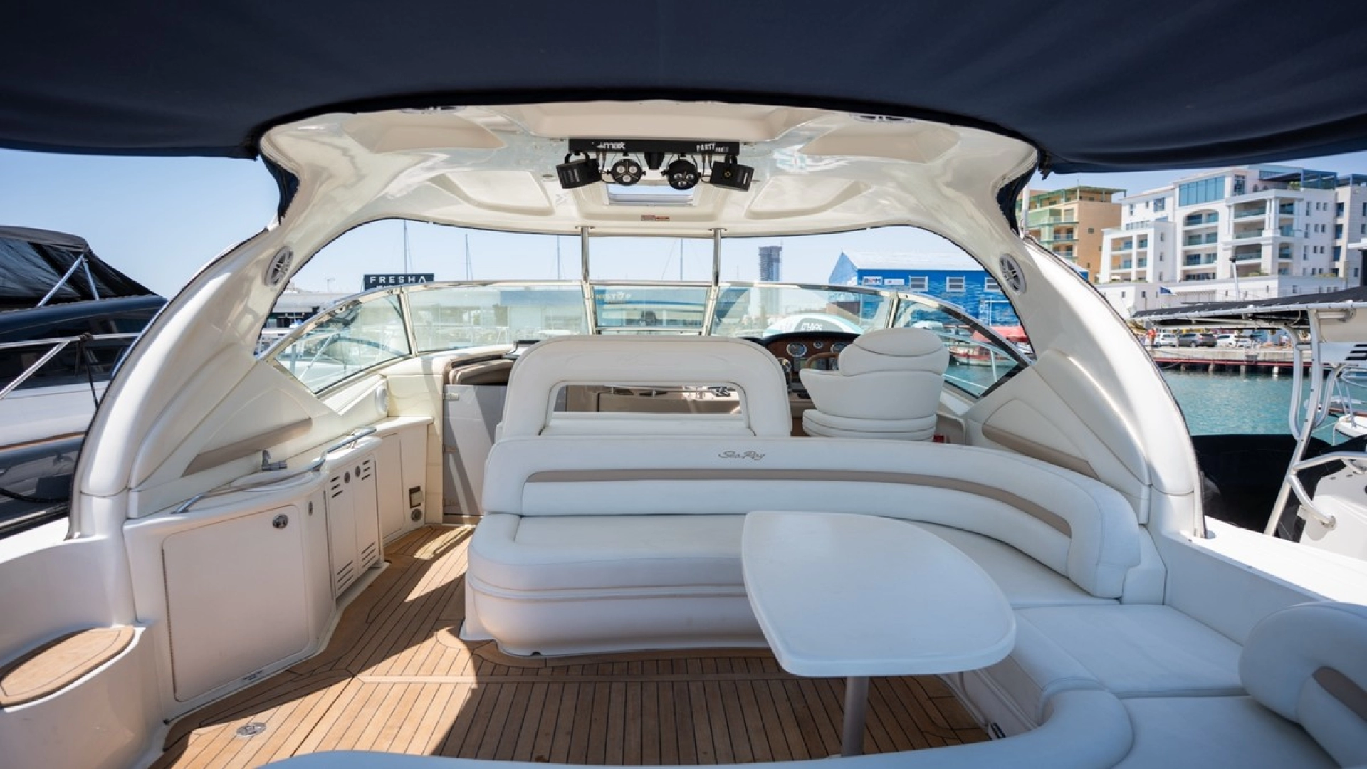 Vermietung Motorboot Sea Ray mit Führerschein