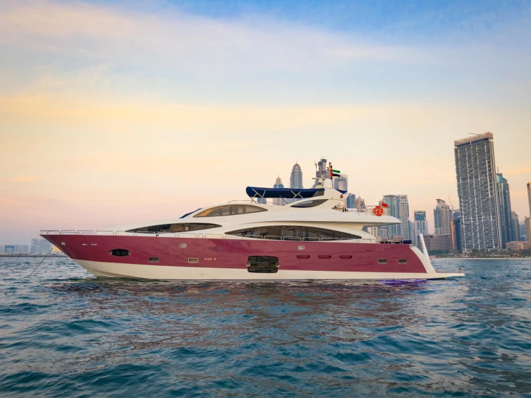 Ein KONA Kona mieten in Dubai Marina