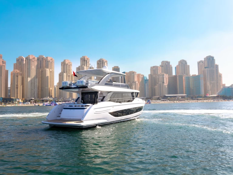 Yacht mieten in Dubai Marina zum besten Preis