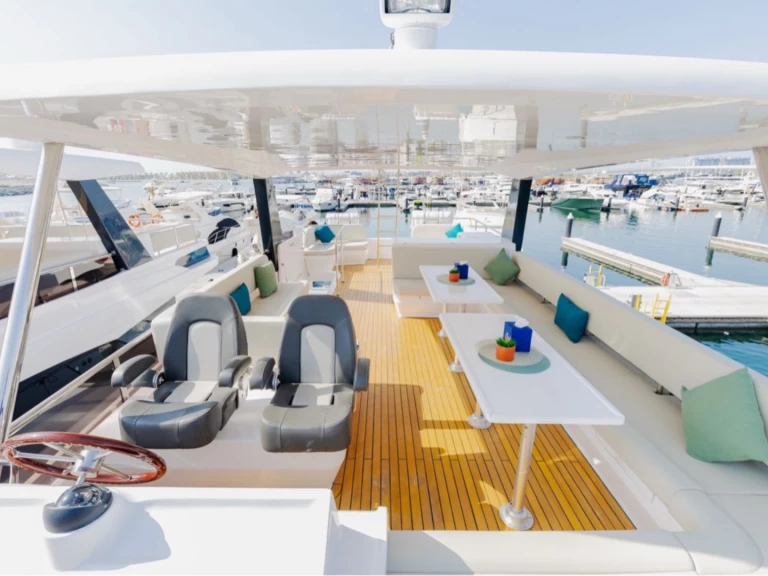 Yacht mit oder ohne Skipper Gala mieten in Dubai Marina