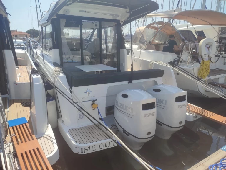Motorboot mit oder ohne Skipper Jeanneau mieten in Biograd na Moru
