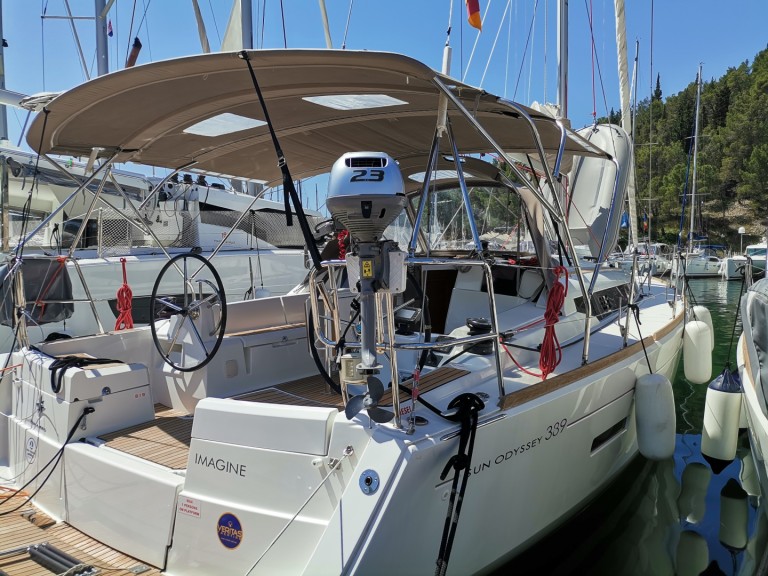 Bootsverleih Jeanneau Sun Odyssey 389 Gouviá Samboat