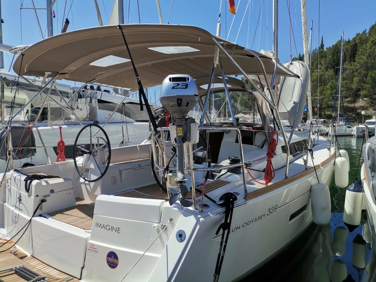 Bootsverleih Jeanneau Sun Odyssey 389 Gouviá Samboat