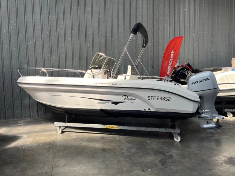 Ranieri Voyager 18 S mieten Gruissan