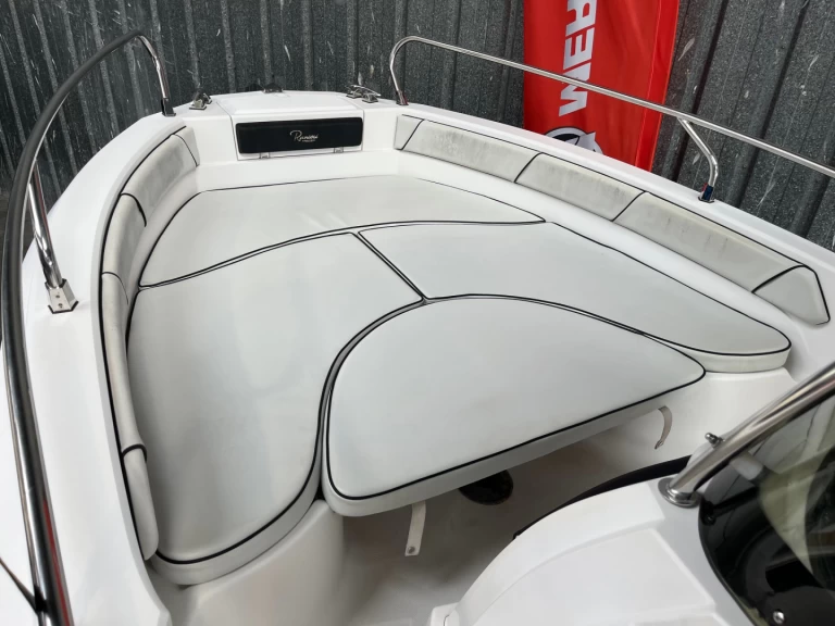 Ein Ranieri Voyager 18 S mieten in Gruissan