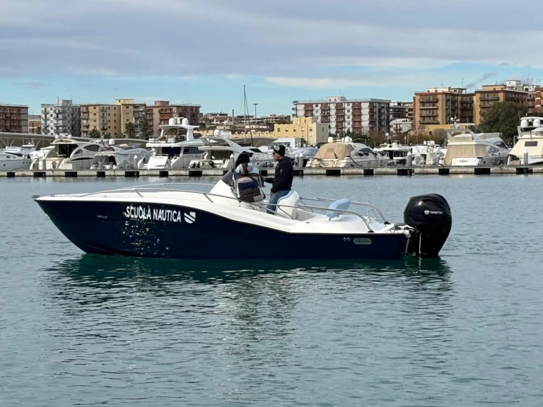 Motorboot mit oder ohne Skipper Clear Marine mieten in Bisceglie