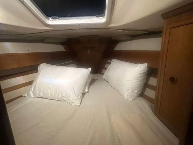 Ein Dromor Apollo 12 mieten in Athen