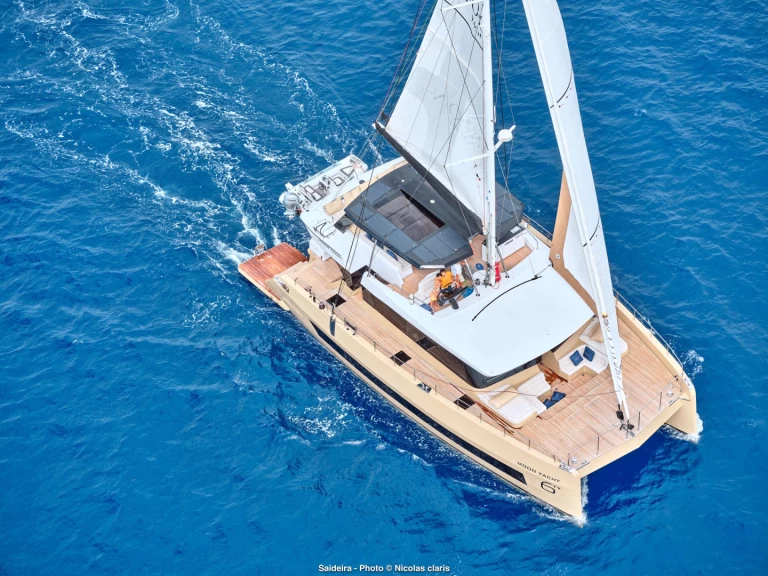 Ein Moon Yacht Moon 60 Hull 8 2025 mieten in Neapel