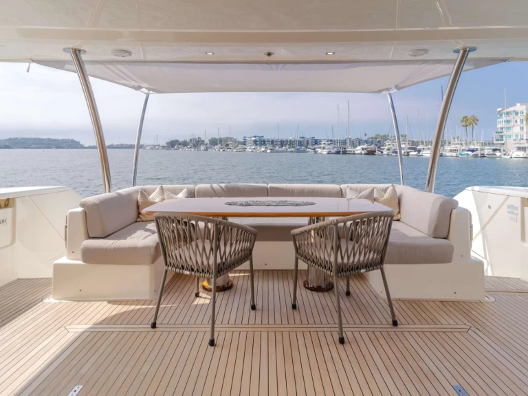 Bootsverleih Ferretti SOL SHINE  New England Samboat