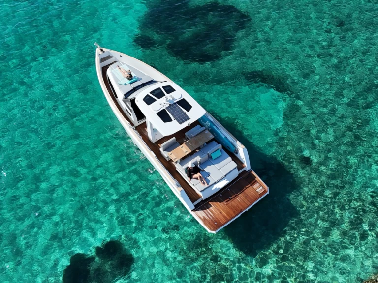 Ein Fjord Fjord 44 Open mieten in Cannigione di Arzachena