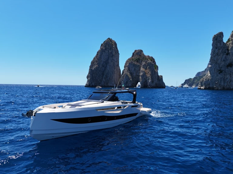 Vermietung Motorboot Cayman mit Führerschein