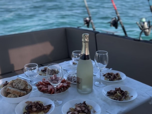 Ein Jeanneau Merry Fisher 895 mieten in Port d'Alicante