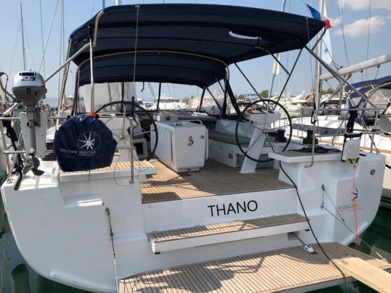 Ein Bénéteau Oceanis 51.1 mieten in Álimos
