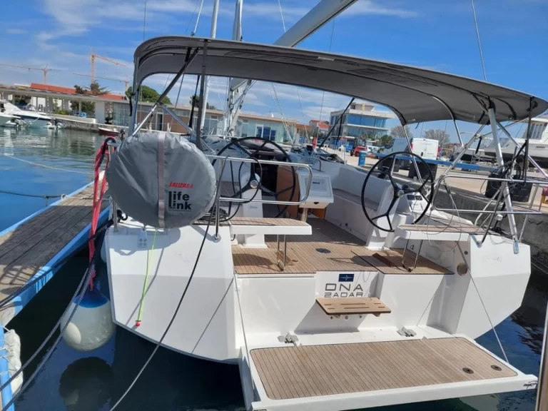 YachtCharter in Zadar - Bavaria Bavaria C42 auf SamBoat