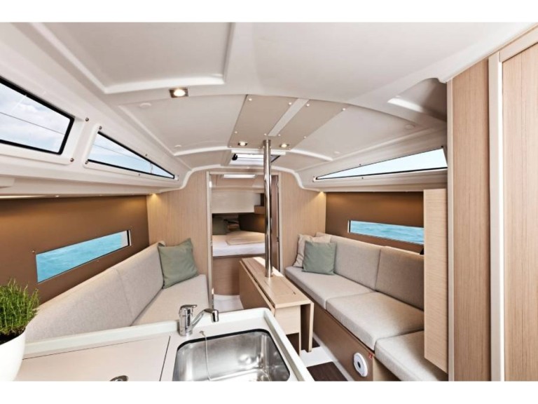 Ein Bénéteau Oceanis 30.1 mieten in Saint-Quay-Portrieux