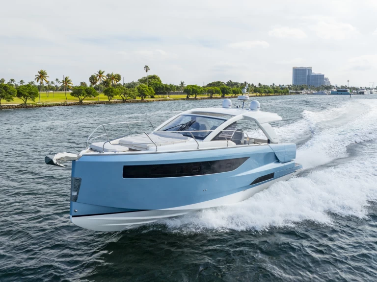 Ein Jeanneau db 43 mieten in Miami