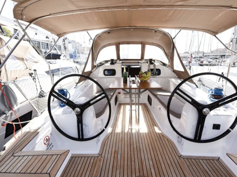 Elan Impression 40 mieten Sutomišćica