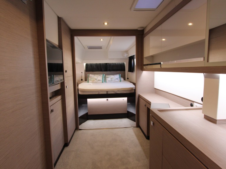 Katamaran mit oder ohne Skipper Fountaine Pajot mieten in Olbia