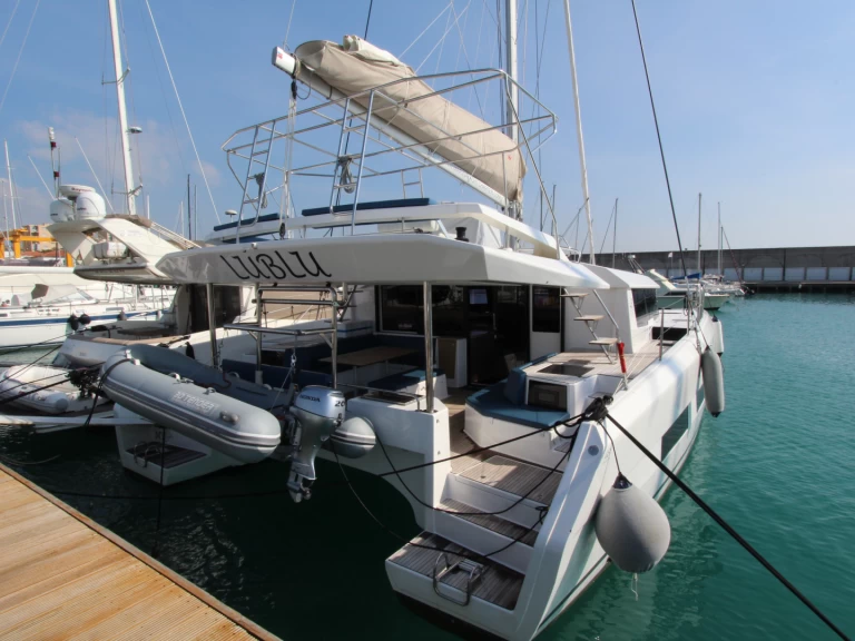 Ein Dufour Dufour Catamarans 48 Sail mieten in Olbia
