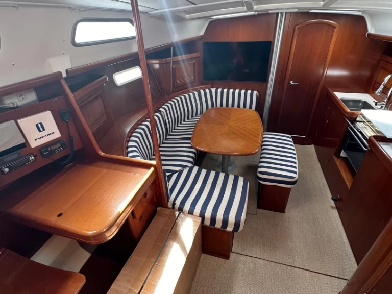 Segelboot mieten in La Marina de Valencia zum besten Preis