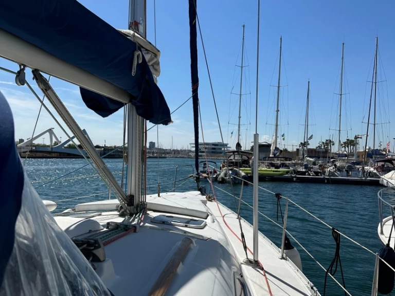 YachtCharter in La Marina de Valencia - Bénéteau OCEANIS CLIPPRT 393 auf SamBoat