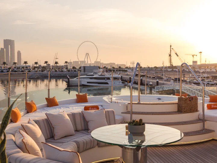 Yacht mit oder ohne Skipper Sunseeker mieten in Dubaï harbour