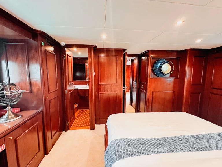 Boot mieten Dubaï harbour günstig Freedom