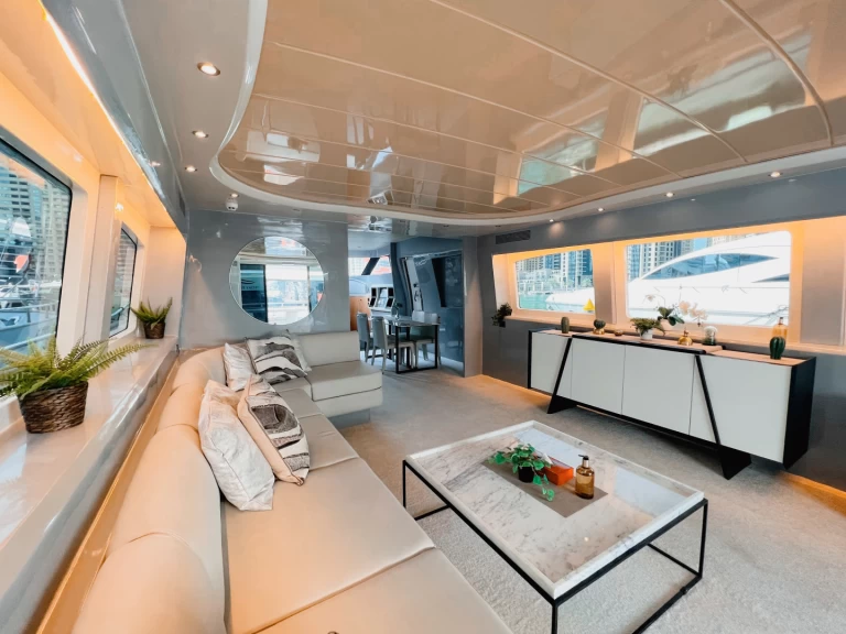 Ein Sunseeker X8 mieten in Dubaï harbour