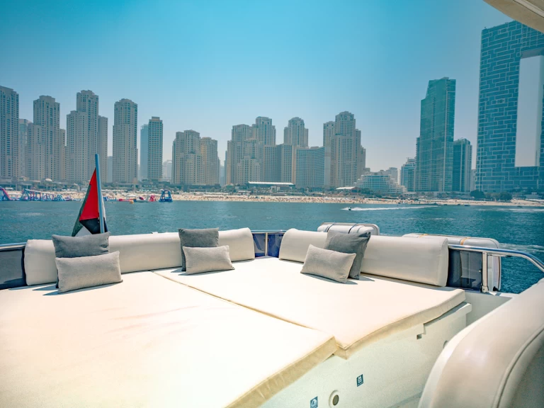Yacht mit oder ohne Skipper Sunseeker mieten in Dubaï harbour