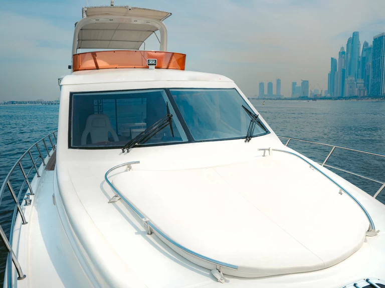 Yacht mit oder ohne Skipper Azimut mieten in Dubaï harbour