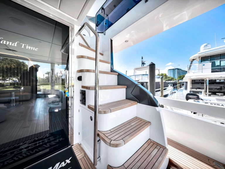 Ein Azimut 78 Fly mieten in Miami