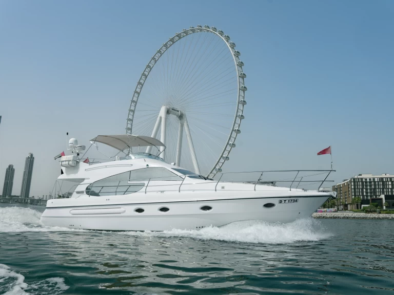 Motorboot mit oder ohne Skipper Azimut mieten in Dubaï harbour