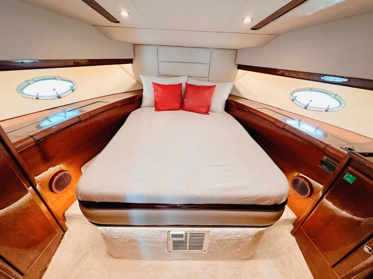 Ein Gulf Craft - Majesty Yachts X4 mieten in Dubaï harbour