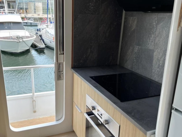 Boot mieten La Rochelle günstig Canados 70