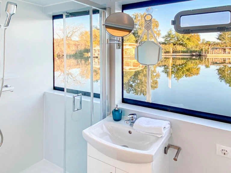 Ein Luxboot Luxboot mieten in Buchholz