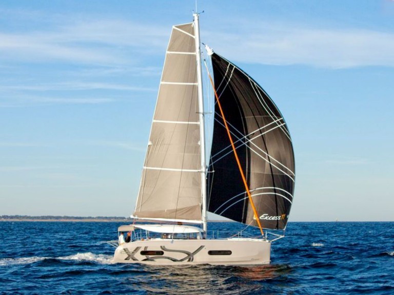 Ein EXCESS 11 GWALARN EXCESS 11 GWALARN mieten in La Trinité-sur-Mer