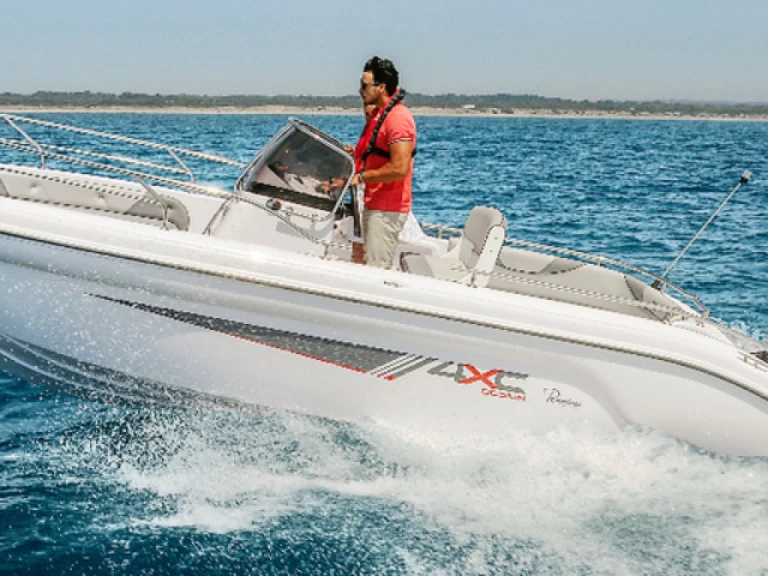 Motorboot mit oder ohne Skipper 4XC mieten in Saint-Florent