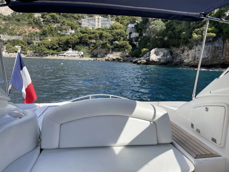 Vermietung Motorboot Sunseeker mit Führerschein